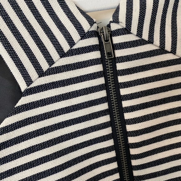 Women’s stripe crop top - Picture 3 of 3